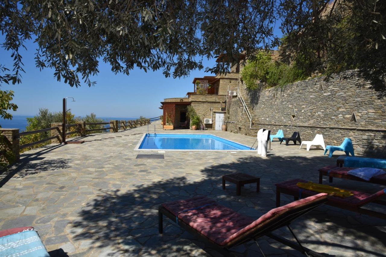 Andros Escape Condos Korthio ภายนอก รูปภาพ